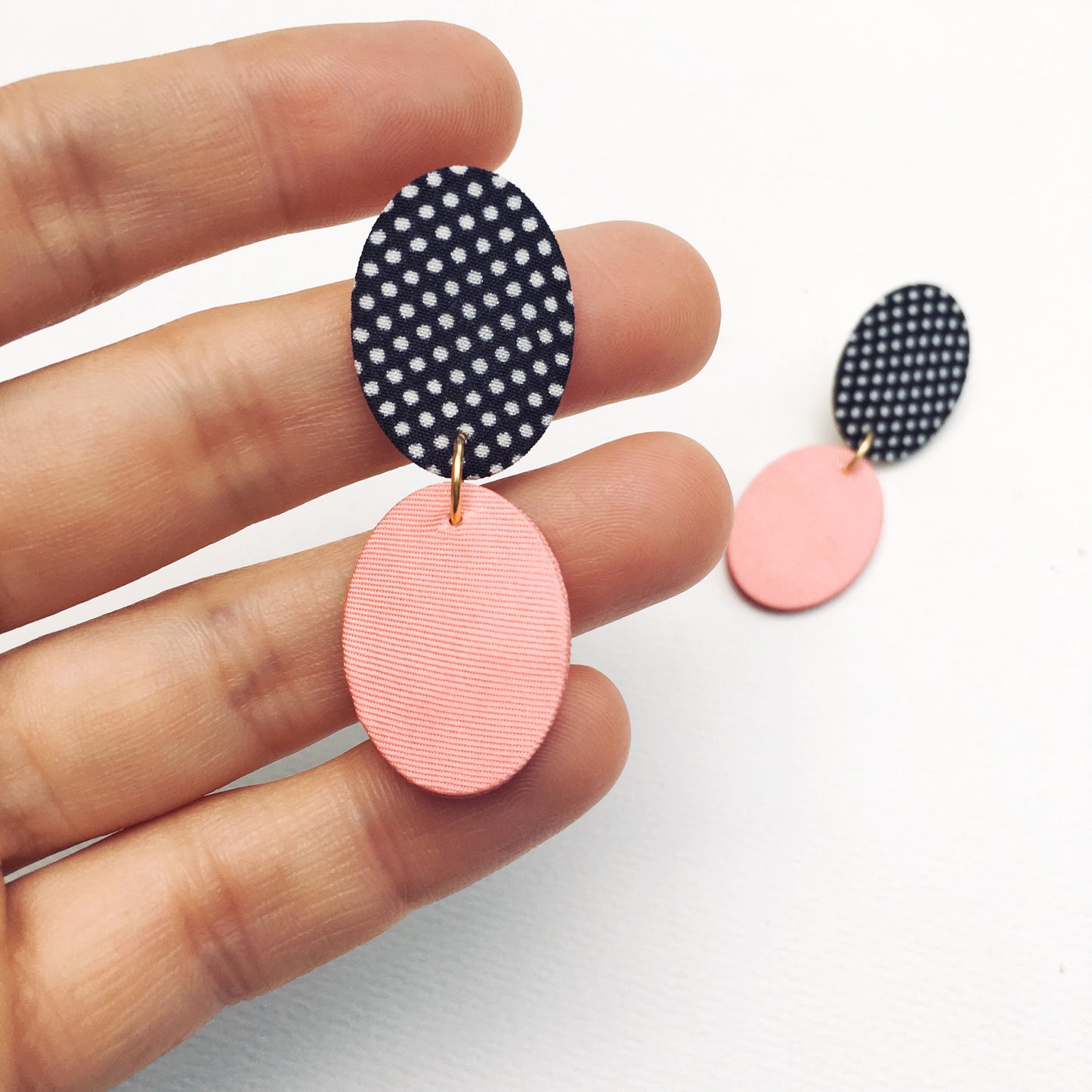 Ellipse ipse Drops Stud Earrings